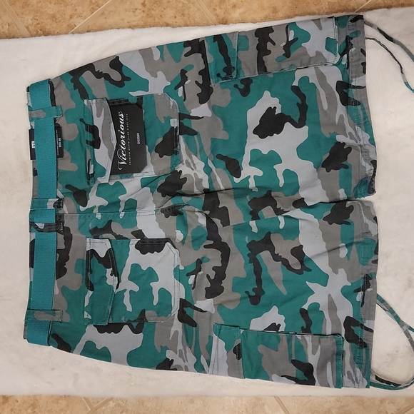Men's Victorious Camo Belted Cargo Shorts - Picture 2 of 6